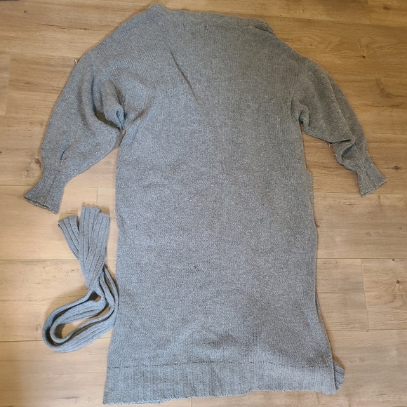 The Sasha Sweater - Picture 4 of 9